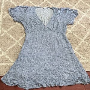 Short blue littl flower print dress